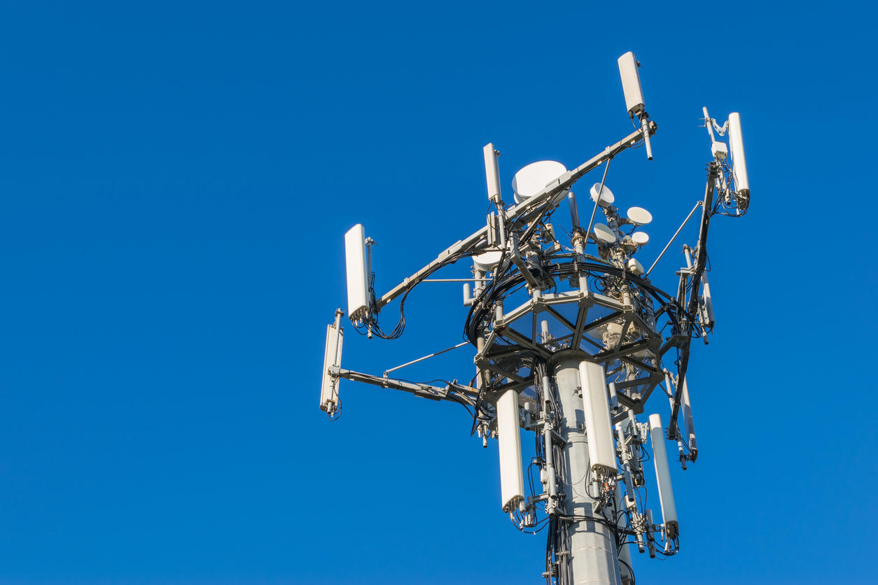 mobile-phone-telecommunication-tower-istock-emanuele-d_amico.jpg